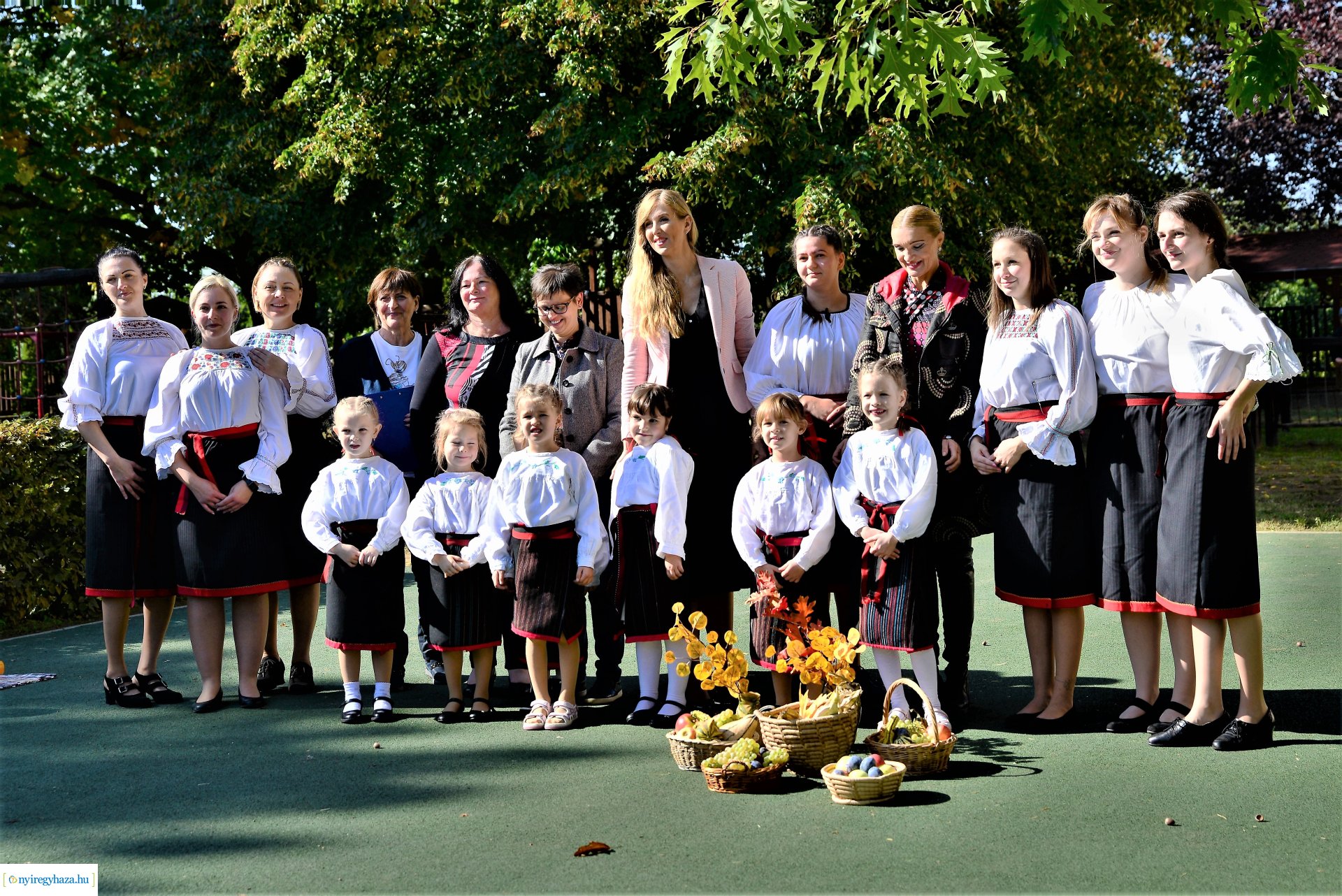Zsinórlabda pálya bejárás Sóstóhegyen az Eszterlánc Északi Óvoda Nyitnikék Tagintézményében