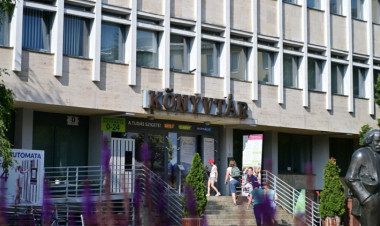 Nyári nyitvatartás és szolgáltatási szünetek a Móricz Zsigmond Könyvtárban