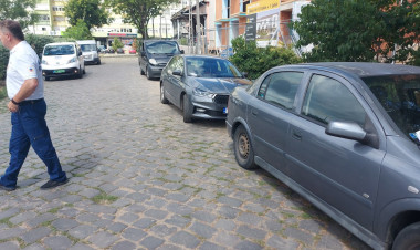 Továbbra is ellenőrzik a szabálytalan parkolókat a Búza téren