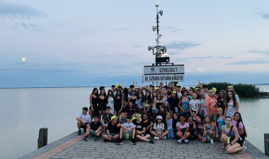 Élményekkel és közös emlékekkel gazdagodtak a Móra Ferenc Általános Iskola diákjai Szigligeten