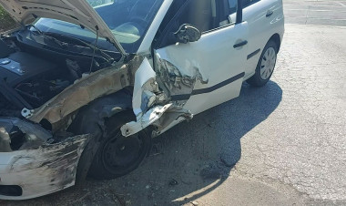 Mixer járműnek ütközött egy autó a Simai úton