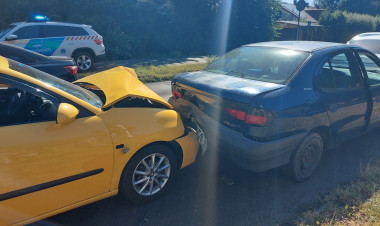 Hármas karambol a 38-as főúton – Két autót műszaki mentéssel kellett elszállítani