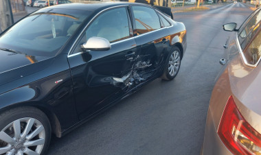 Két autó ütközött a Tünde utca és a Lujza utca csomópontjánál