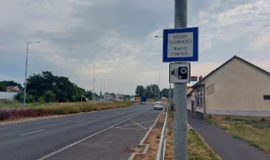Kihelyezték a trafibox előre jelző táblákat a Móricz Zsigmond utcán
