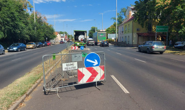 Szennyvízhálózat-bővítés zajlik a Kert utcán