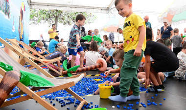 Megtelt játékkal Nyíregyháza belvárosa - Sokszínű programokkal várta a látogatókat a LEGO Játékváros