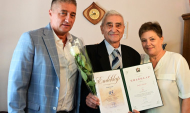 95. születésnap – Ezúttal Szabó László vette át Nyíregyháza város önkormányzatának emléklapját