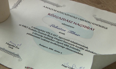 Elismerés a vándorgyűlésen – Közgazdász Nagydíjat kapott Lakatos Tibor
