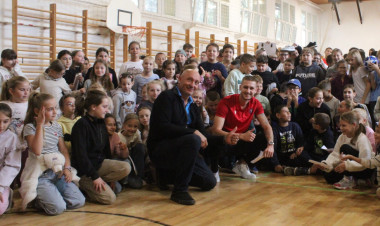 Meghívó - a Szabó Lőrinc Iskolában járt a Szpari játékosa