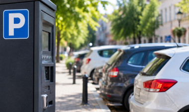 Október 1-jétől bővül a fizetős parkolási rendszer Nyíregyházán – Lakossági kérések is indokolták a változást