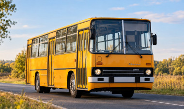 Egy korszak vége: Nyíregyházára érkezik utolsó útján Szabolcs legendás Ikarus 260-asa