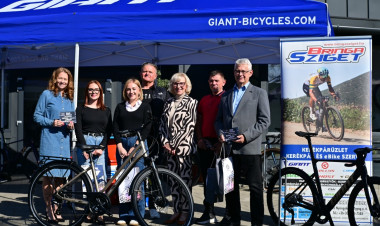 Átadták a kerékpárt - több mint 1200-an vettek részt a Bringavároson 