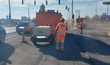 Útburkolat helyreállítási munkálatokat végeznek a Debreceni úton