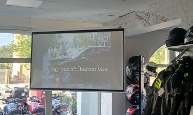 Közlekedésbiztonsági előadást tartottak egy nyíregyházi motorszalonban a hétvégén