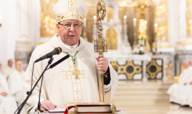 A püspökből érsek lett - beiktatták hivatalába Palánki Ferenc kalocsa-kecskeméti érseket