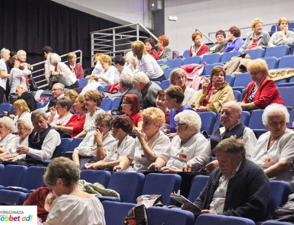 Kulturális seregszemlét tartottak a Váci Mihály Kulturális Központban