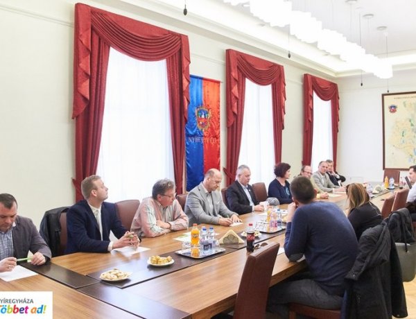 21. alkalommal rendezik meg szombaton a Paragrafus Kupa kispályás labdarúgó tornát