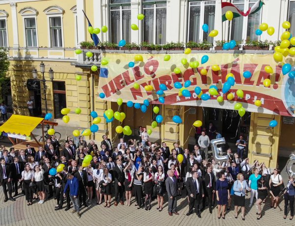 Lufik a magasban! – A központi ballagási ünnepséggel indult a Helló Nyíregyháza! idén is