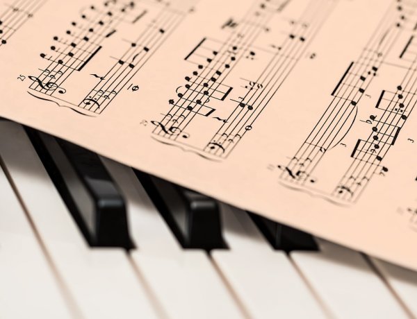 Haydn, Poulenc, Liszt Ferenc művek Császárné Tanaka Ayako zongora estjén