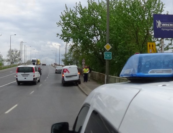 Baleset történt a Tiszavasvári és a Derkovits utca csomópontjában
