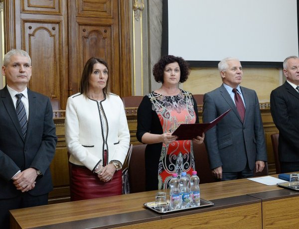 Letették esküjüket és átvették megbízólevelüket a megválasztott bírósági ülnökök