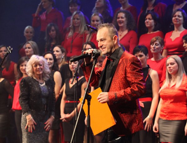 A versvilágrekorder, Lutter Imre Nyíregyházán próbál – „A ZIG Singers újabb koncertje is egy bravúr”