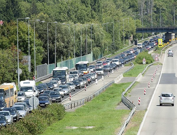 Vasárnap is sokan vették a Balaton felé az irányt - Telt ház és baleset az M7-esen