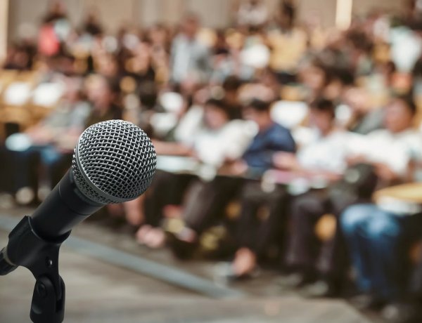 Tudta, hogy ilyen klub is van Nyíregyházán? - Ha retteg a nyilvános beszédtől, próbálja ki
