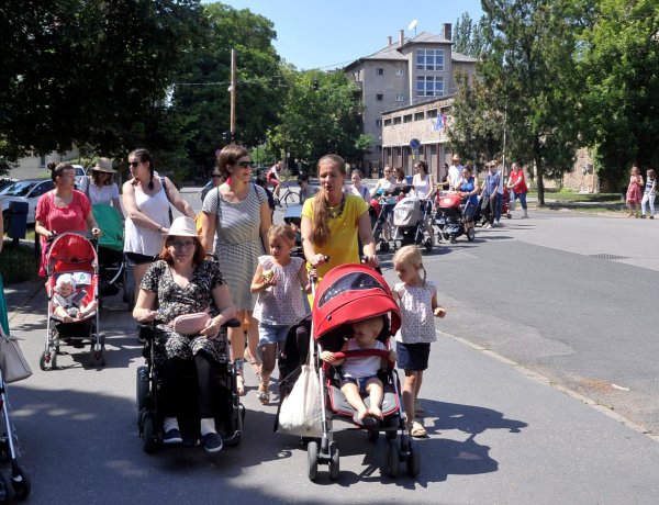 Szja-mentesség jár a négygyermekes anyáknak – 40 ezer anyát érinthet évente a kedvezmény