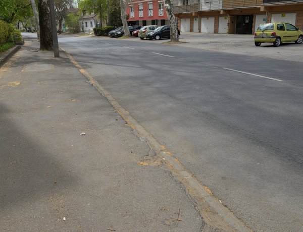 Indul a Szarvas utca felújítása is  egy nyertes önkormányzati projekt keretében 