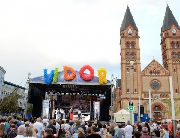 Kattintson a VIDOR Fesztivál pénteki nyitónapjának részletes programjaiért!