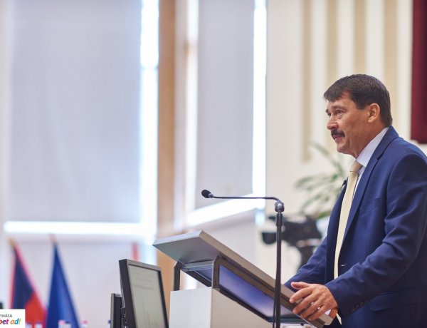 Közgazdász-vándorgyűlés - Áder János is itt volt Nyíregyházán