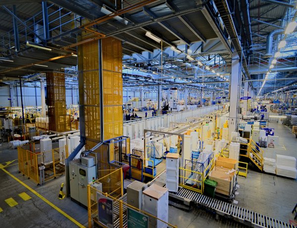 Electrolux: 100 millió eurós befektetést tervez a nyíregyházi hűtőgépgyárában