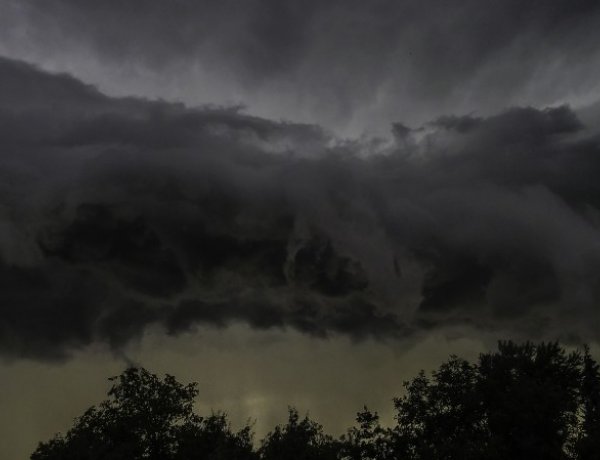 Zivatarok miatt figyelmeztet a meteorológiai szolgálat - Több megyére riasztást adtak ki