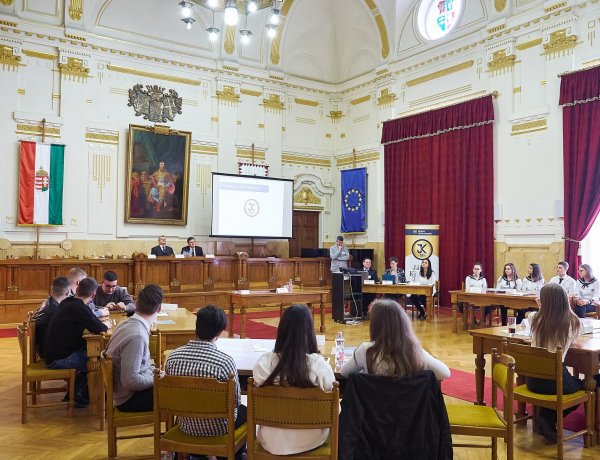 Te tudod mi a kamat és a kötvény? – Vetélkedőt szervezett az államkincstár Nyíregyházán