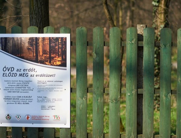 Előzd meg az erdőtüzet! – Figyelemfelhívó táblákat helyezett ki a katasztrófavédelem