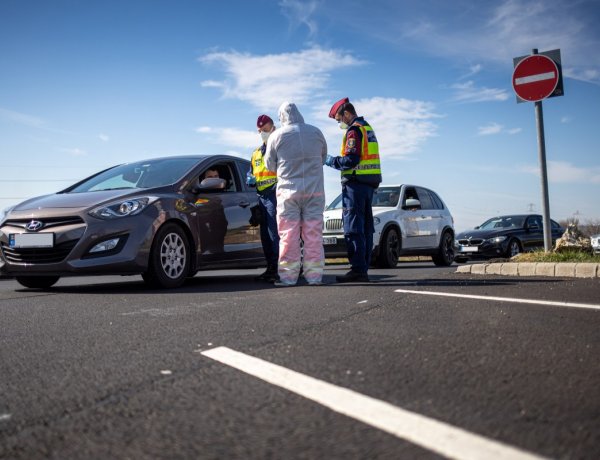 A határon belépőket és a hatósági házi karanténra utasítottakat is ellenőrzi a rendőrség