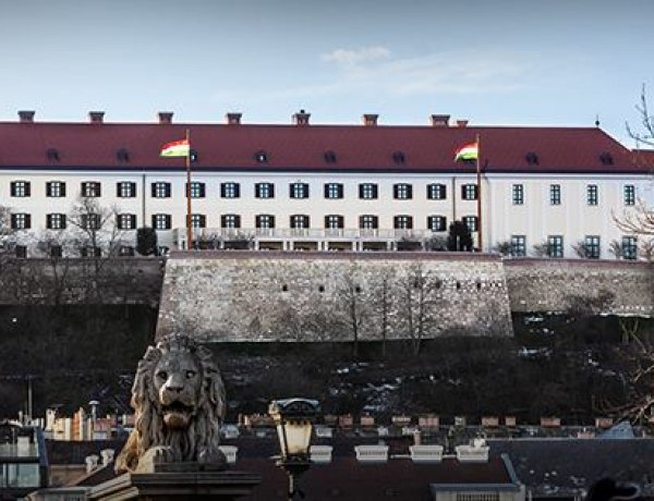 Újabb 15 milliárd forintot biztosít a kormány a koronavírus-elleni védekezéshez