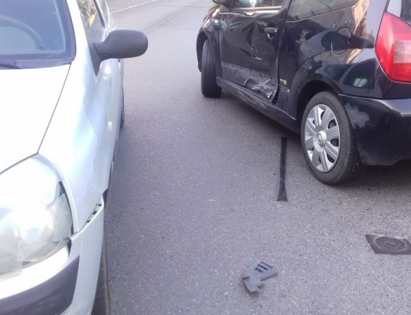 Baleset történt a Dohány és a Kossuth utca kereszteződésében