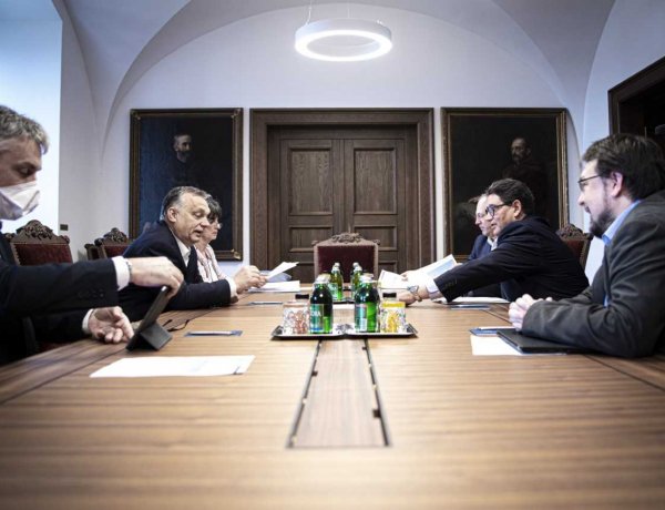Az orvostudomány képviselőivel egyeztetett Orbán Viktor miniszterelnök