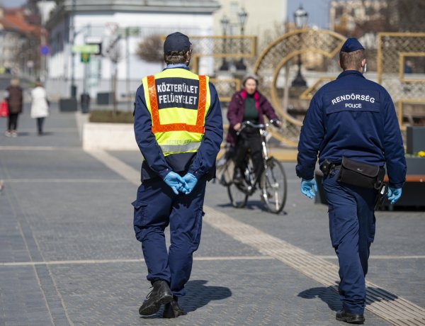 A kijárási korlátozás betartását szombaton is ellenőrizték   