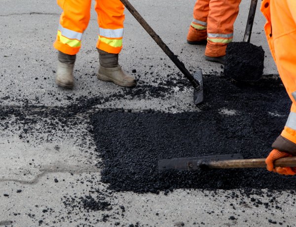 Burkolatjavítás miatt forgalomkorlátozás lesz az M3-as autópályán Gödöllő térségében