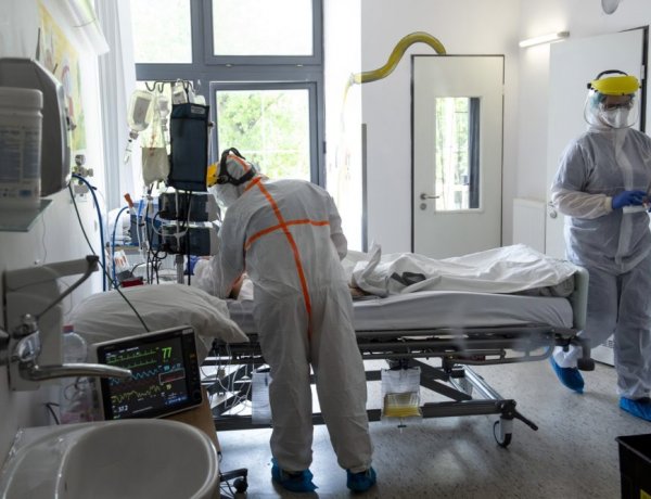 Fokozatosan csökkent a kórházban ápolt koronavírusos betegek száma múlt héten