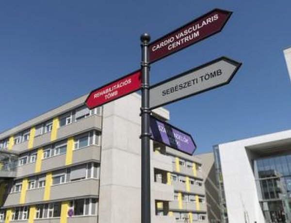 Megrohamozták a betegek a szakrendeléseket a nyíregyházi kórházban!
