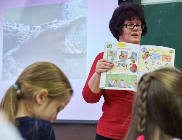 Az ország első francia–magyar első osztálya indul az Apáczaiban