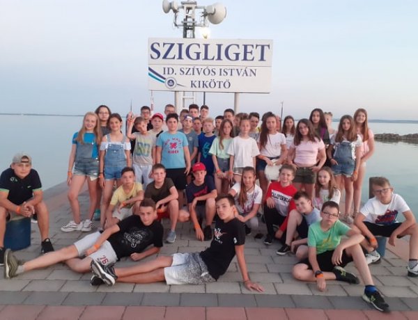 Régi és új programok – Az Eötvös diákjainak beszámolója a Szigligeti Gyermektáborról
