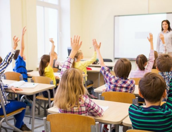 A napokban megérkezett a pedagógusok megemelt bére           