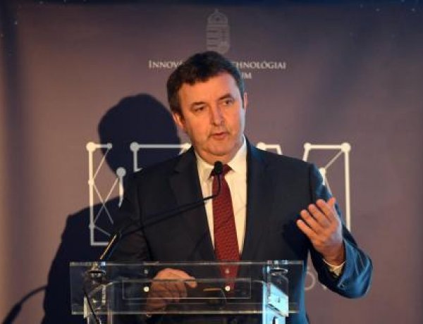 Palkovics: erősíteni kell a magyar tulajdonú vállalkozásokat