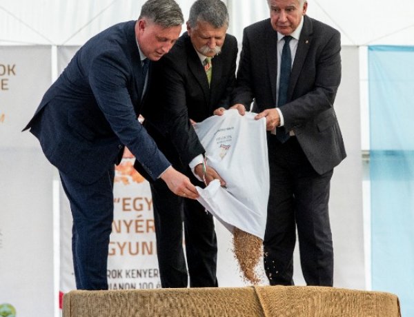 A Nemzeti Összetartozás Évében még fontosabb szerepe van a Magyarok Kenyerének