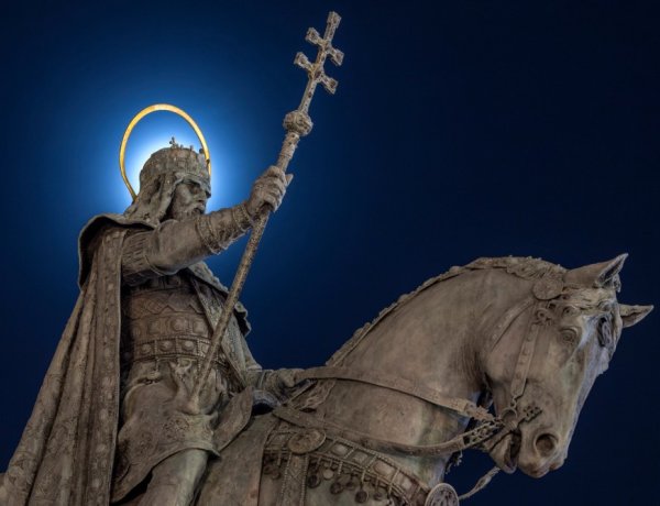 Szent István király az államszervezet és az egyház alapjait is letette